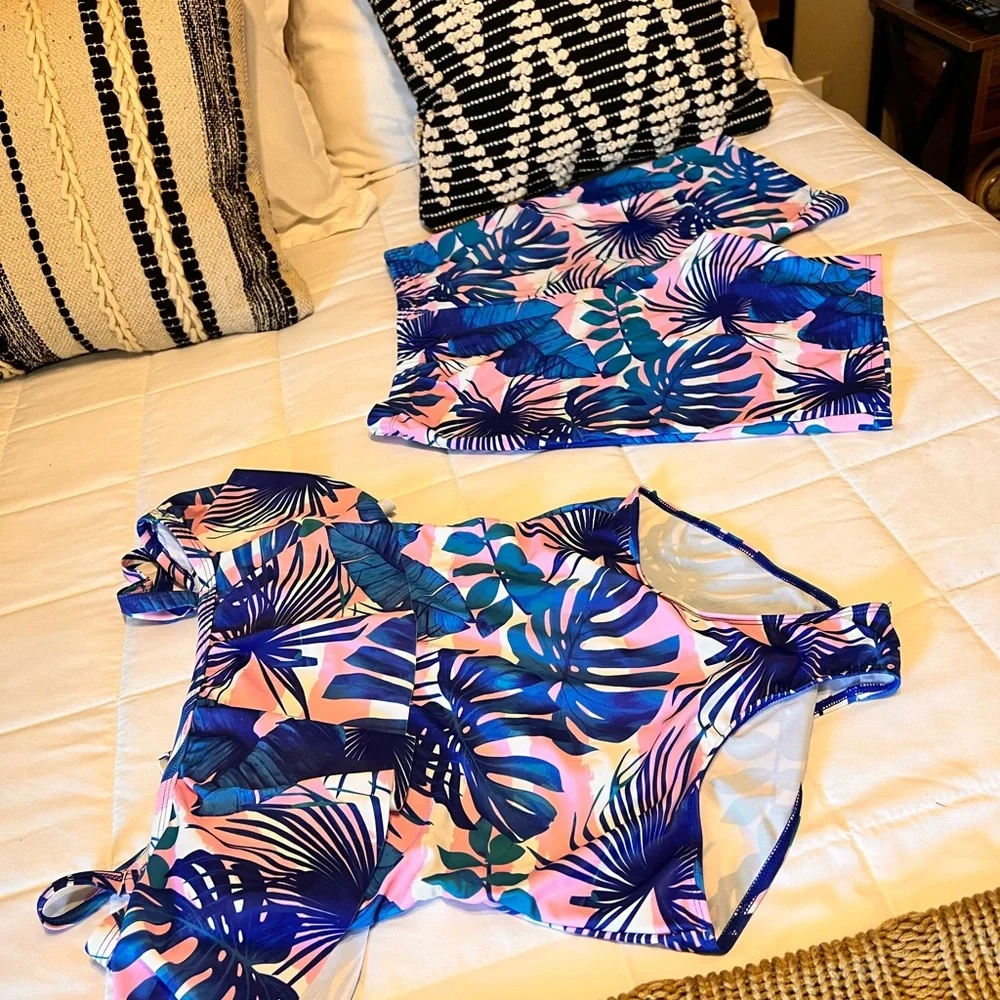 Womens and men matching bathing suits - Picture 4 of 9